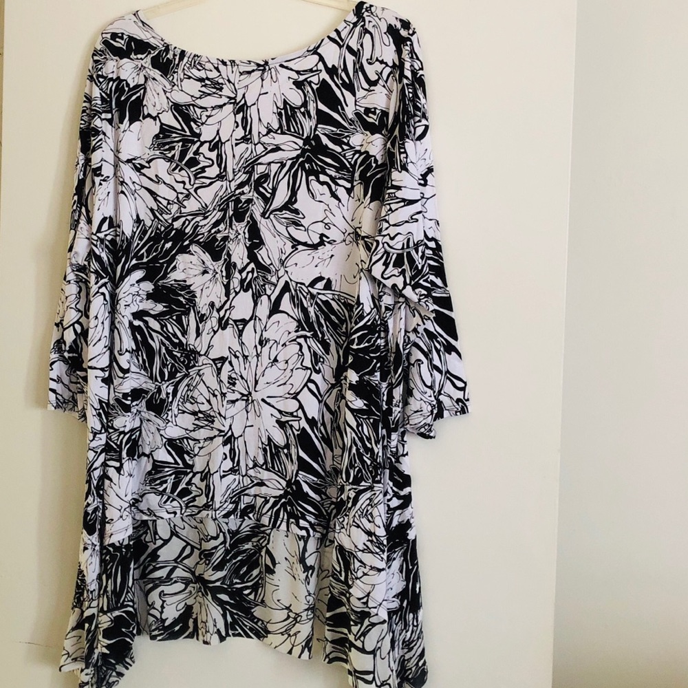 CUPIO WOMAN | BLACK AND WHITE BLOUSE